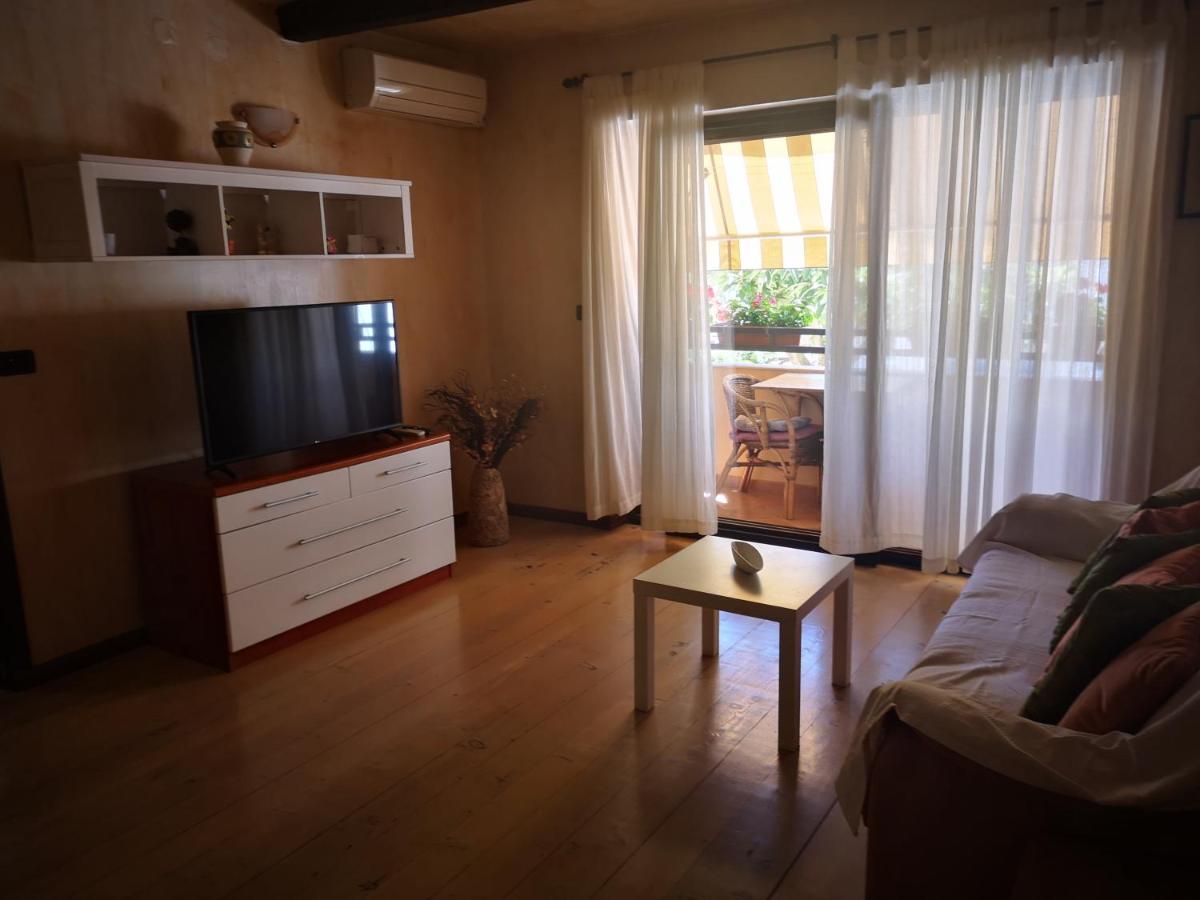 Apartment Marisa Poreč Exteriör bild